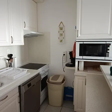 Appartement T2 Coquet 40m², Parking Sécurisé, Proche - Fr-1-798-22 *